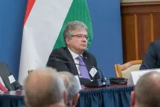 Korrupciós bűncselekmények miatt vádat emeltek Suha György volt miniszteri biztos ellen
