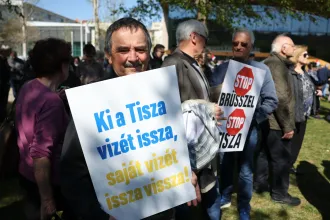A Fidesz egészpályás letámadást indított adóügyben, ezzel próbálja meg földre vinni a Tiszát