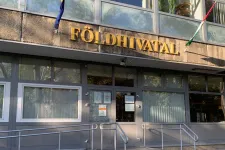 Pont az Otthon Start indulásakor szünetel a személyes ügyfélfogadás a földhivatalokban, és ez később hatalmas sorokat eredményezhet
