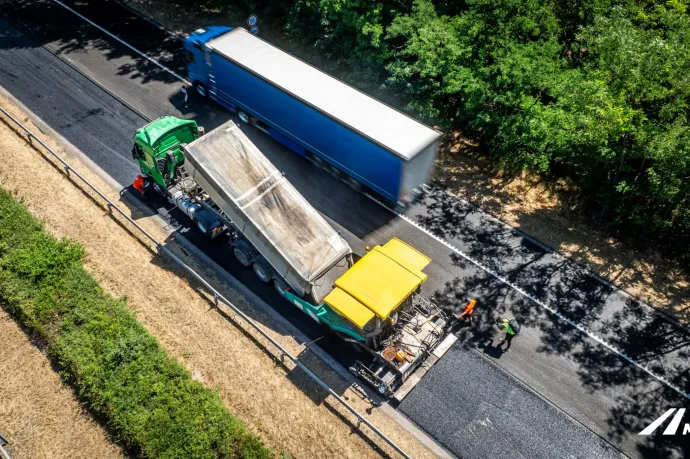 Hétfőtől nekiesnek az M7-es autópályának a munkások