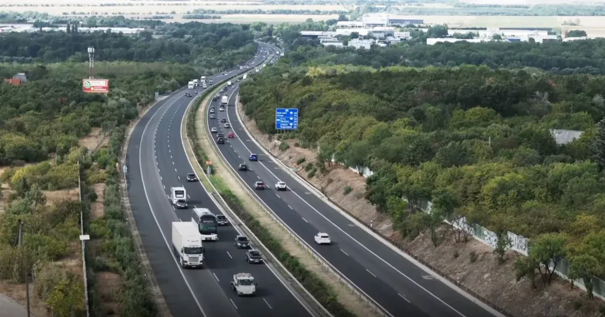 Hétfőtől olcsóbbak lesznek az online vásárolt autópálya-matricák
