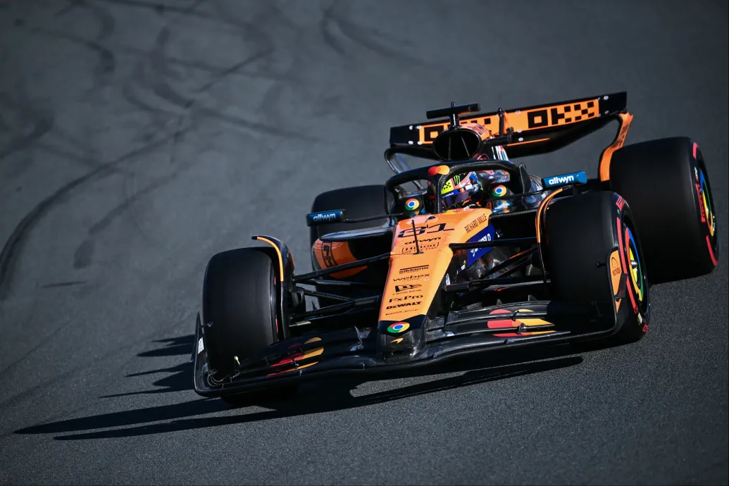 Hihetetlen kört rakott össze Hadjar, de a holland időmérőn is folytatódott a McLaren-dominancia – Forrás: Telex.hu