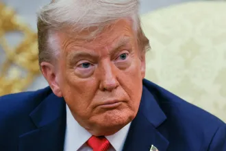 Trump szerint lesz találkozó Putyin, Zelenszkij és közötte