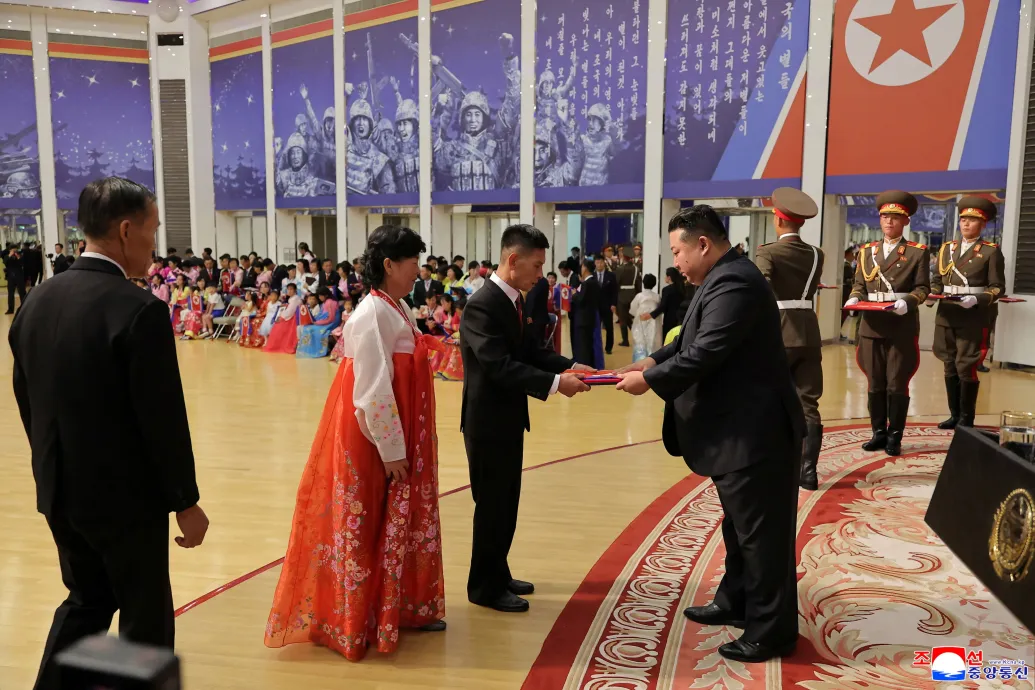 Kim Dzsongun gyönyörű életet ígért az orosz-ukrán háborúban elesett észak-koreaiak családjainak