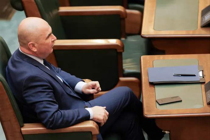 Hetvenezer állás tűnhet el a hivatalokból, a PSD és az RMDSZ fékezné a helyi hálózatok leépítését