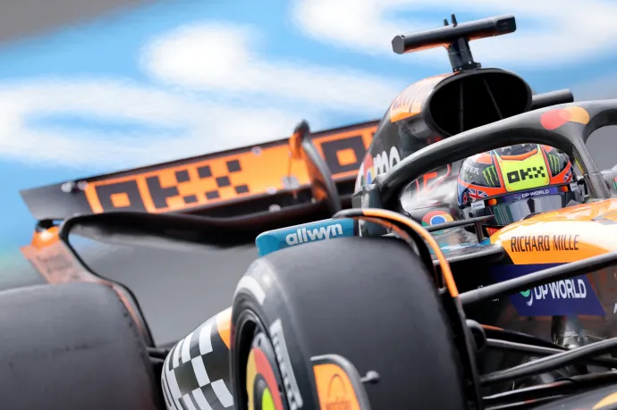 Eső, három safety car, a 2. helyről kieső Norris és egy meglepetésdobogós a Holland Nagydíjon