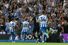 James Milner az első játékos, aki 16 és 39 évesen is gólt lőtt a Premier League-ben
