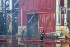 Szászsebesen kigyulladt egy fafeldolgozó üzem, négy ember megsérült