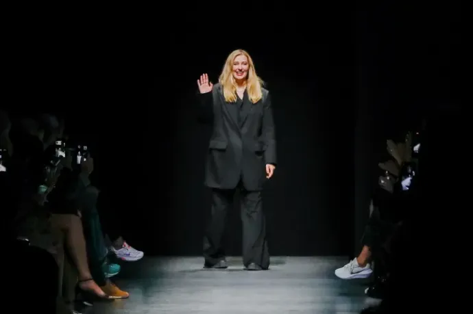 Fashion designer Dóra Abodi on the catwalk at the Budapest Select fashion show during the Milan Fashion Week for Spring/Summer 2023, September 23, 2022, Milan, Italy – Photo: Tristan Fewings / Getty Images