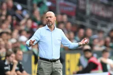 Két bajnoki után máris kirúgták a Bayer Leverkusen edzőjét