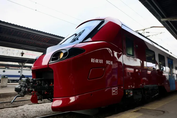 Az ígért 37 helyett eddig csak 3 új elektromos vonatot üzemeltek be Romániában