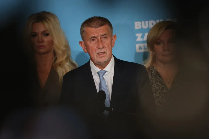 Kórházba szállították Andrej Babišt, miután megütötték egy kampányrendezvényen