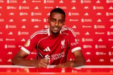 A Liverpool leigazolta Alexander Isakot, az angol bajnokságban senkiért nem fizettek még ennyit
