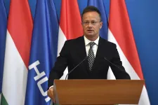 Szijjártó Péter is ott lesz a győzelem napi katonai parádén Pekingben