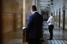 Beismerte bűnösségét, de ragaszkodik a tárgyaláshoz az Árpád hídi gázoló