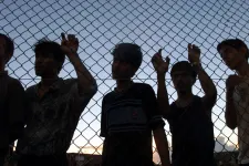 Néhány évtizede még a világ leggazdagabb országa volt, ma jó pénzért deportált menekülteket fogad be