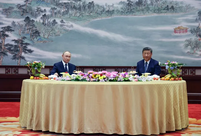 Vlagyimir Putyin orosz elnök és Hszi Csin-ping kínai elnök kétoldalú találkozója a pekingi Csongnanhaj elnöki rezidencián 2025. szeptember 2-án – Fotó: Alekszandr Kazakov / Orosz elnöki hivatal / Sputnik / EPA / MTI