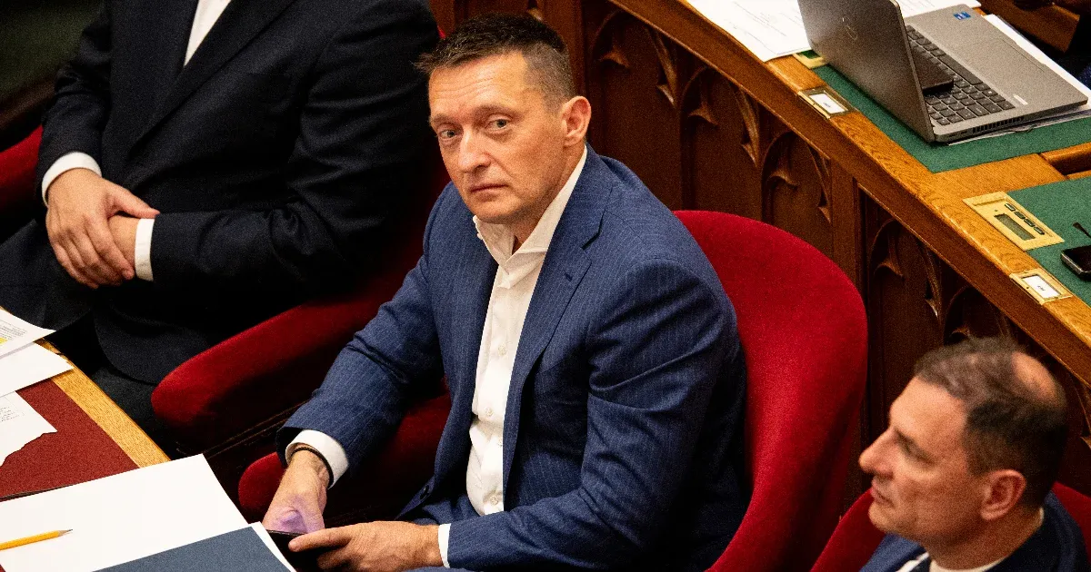 Rogánék spórolásból enyhítenének a nemzetbiztonsági átvilágítás szabályain