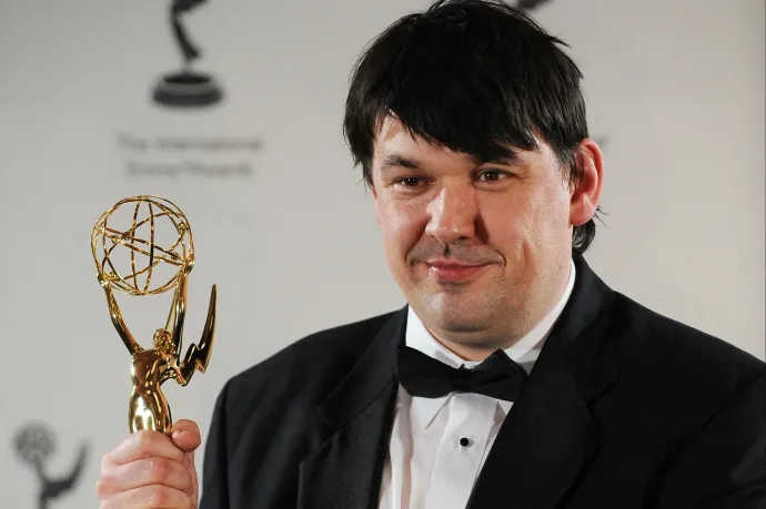 Transzellenes posztok miatt tartóztattak le Londonban egy forgatókönyvírót