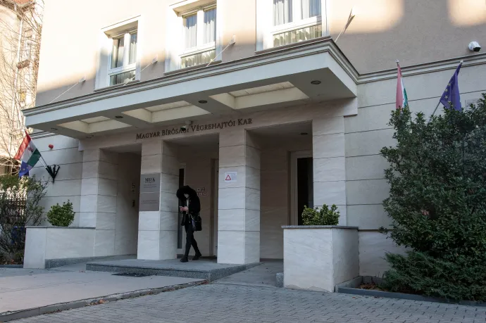 Megakadt a végrehajtói kar elleni végrehajtás, ismét a bírósághoz fordul a kérelmező