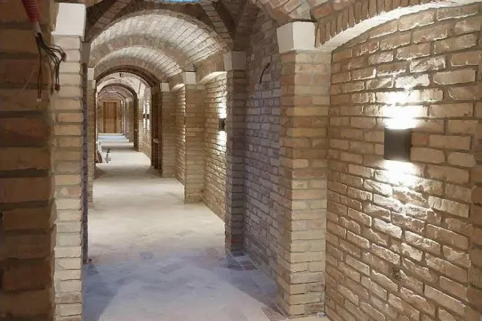 Hadházy szerint steakfeldolgozó és pálinkakóstoló terem is van Hatvanpuszta alagsorában