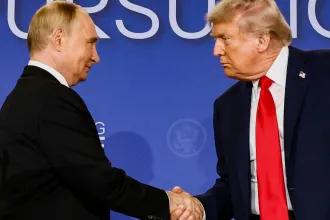 Trump megint csalódott Putyin sokadik időhúzása miatt, de újra és újra hagyja magát megvezetni