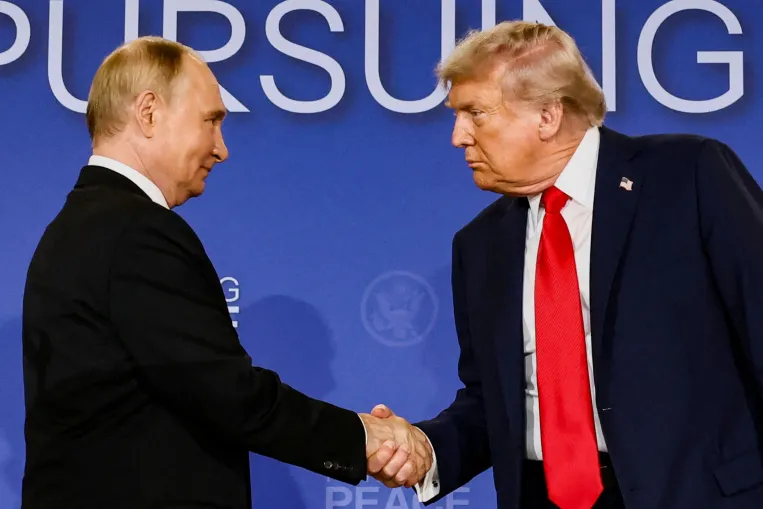 Trump megint csalódott Putyin sokadik időhúzása miatt, de újra és újra hagyja magát megvezetni