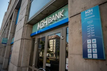 55 százalékos részesedés illetné a magyar államot az MBH Bankban, a többségi tulajdon mégis Mészáros Lőrincékhez került