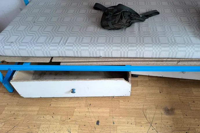 Omladozó vakolat, polc nélküli szekrények, kosz – az ön kollégiumában milyen állapotok vannak?