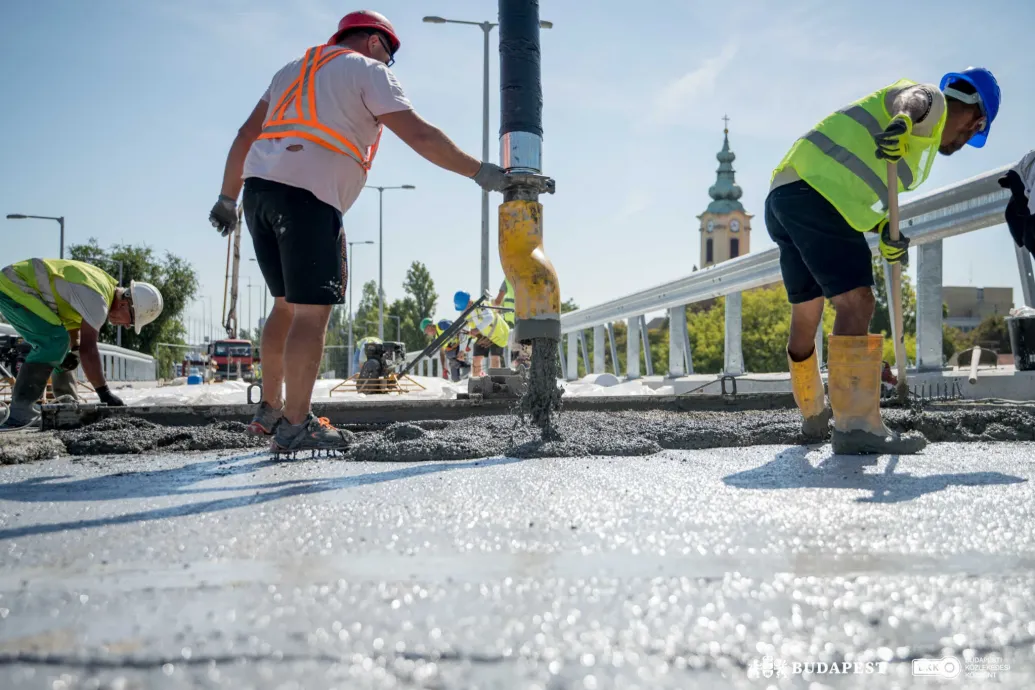 Megemelték a Flórián téri felüljárót