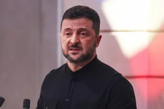 Kreml: Tárgyalni és nem kapitulálni hívta meg Putyin Zelenszkijt Moszkvába