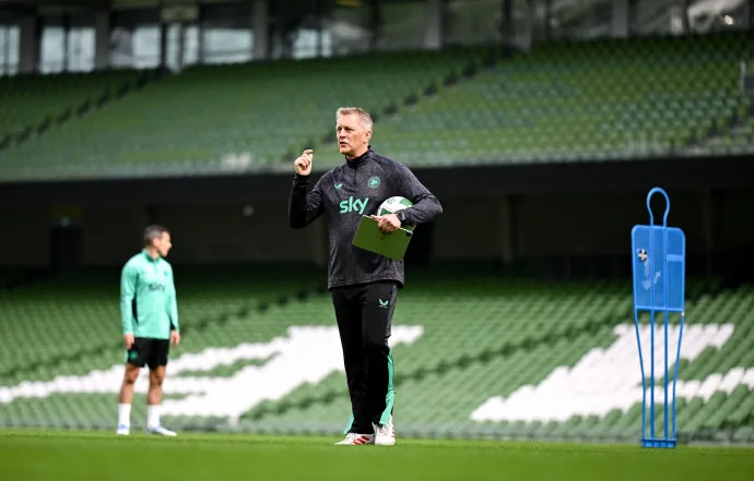 Heimir Hallgrimson az ír válogatott edzésén Dublinban 2025. szeptember 3-án – Fotó: Stephen McCarthy / Sportsfile / Getty Images