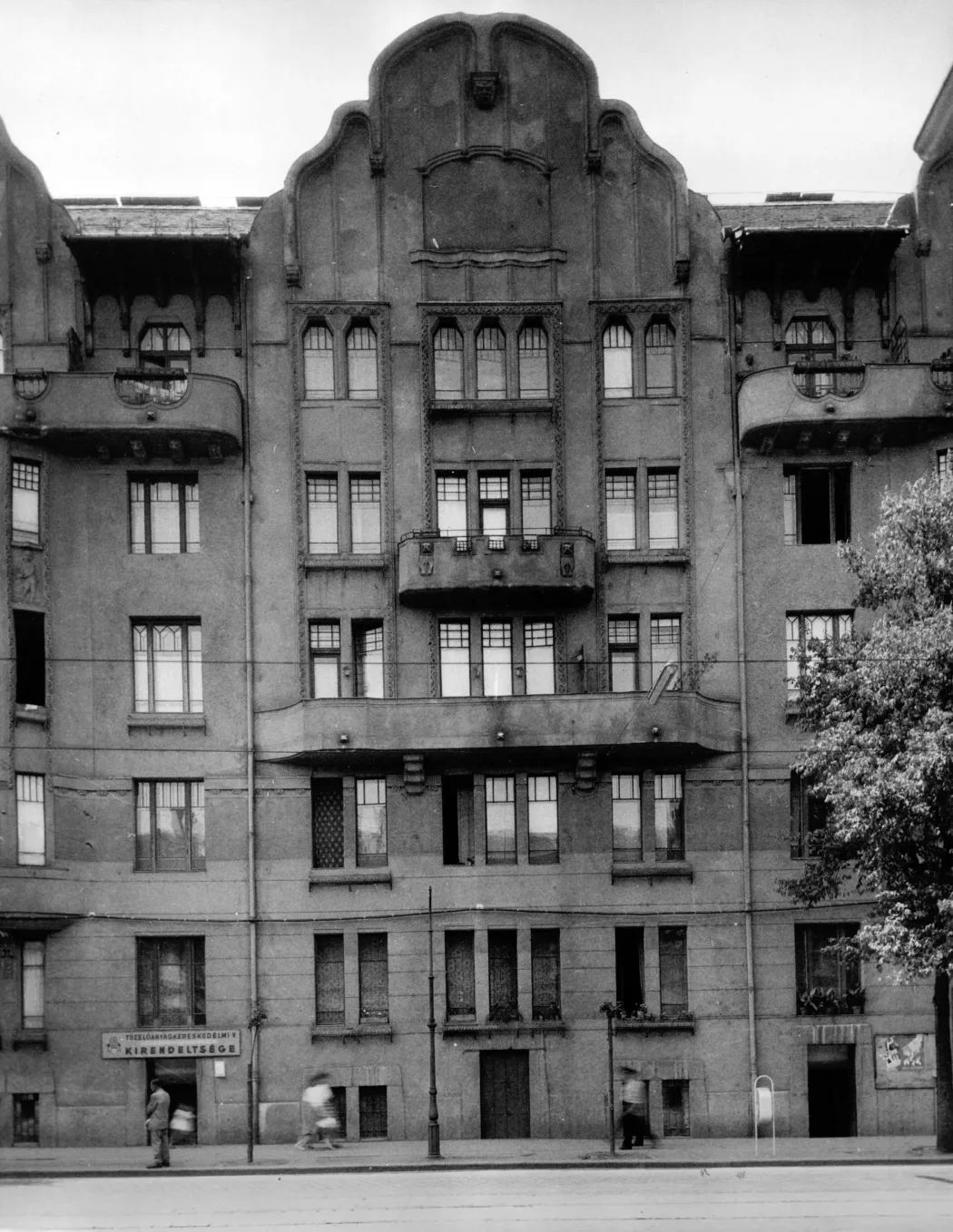 A IX. kerületi Üllői út 119. alatti bérház 1958-ban – Fotó: Budapest Főváros Levéltára / Fortepan