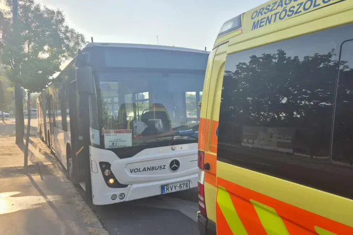 Paprikaspray-vel fújta le a vonatpótló busz vezetőjét egy dühöngő taxis a Keletinél