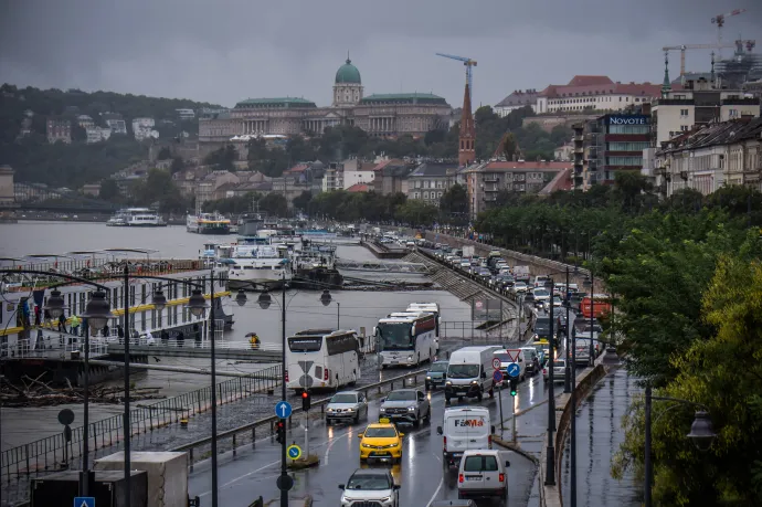 Ráfordult az autósok megnyerésére a kormány a választások előtt