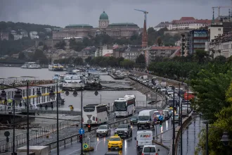 Ráfordult az autósok megnyerésére a kormány a választások előtt