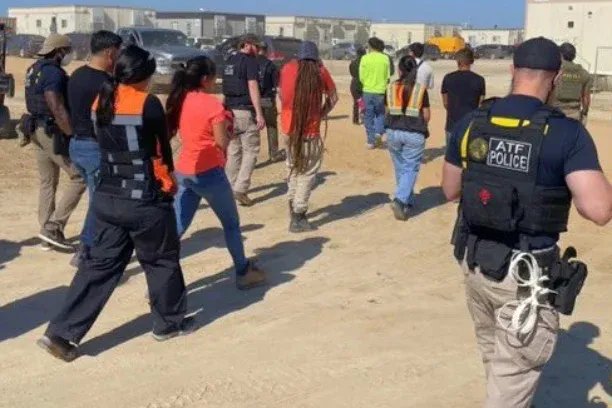 Egy bevándorlási razzia során 300 dél-koreait vettek őrizetbe a Hyundai amerikai gyárában