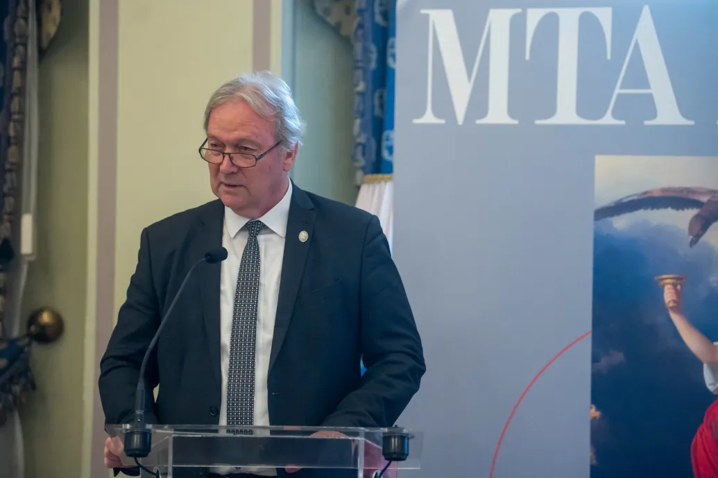 Az MTA elnöke elmagyarázta a Magyar Nemzetnek, hogy mit jelent a társszerzőség a tudományos életben