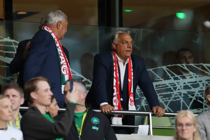 Orbán Viktor élőben, oldalán Csányi Sándorral követte a vb-selejtezőt Dublinban