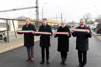 Túl nagyot álmodott a Fidesz-bástya erős embere, a pótmegoldást nem teszik ki a kirakatba