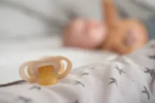 Hormonromboló vegyi anyagot talált egy nemzetközi teszt több népszerű cumiban