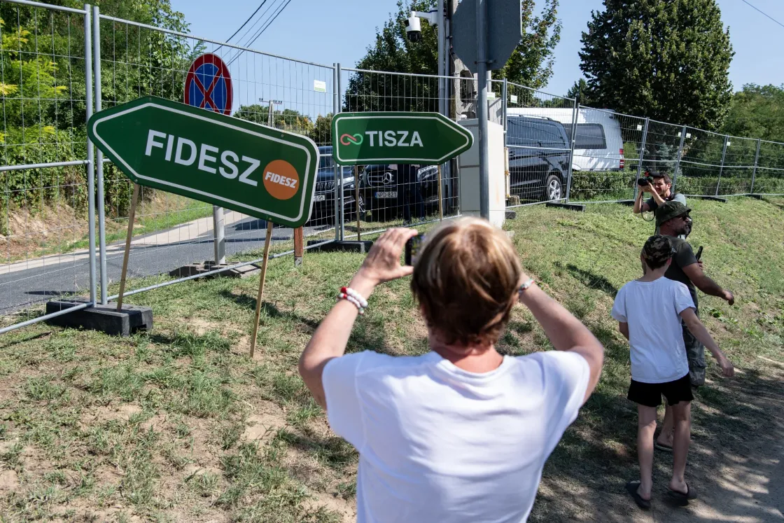 Orbán a Fidesz mögött álló pénzben és hatalomgyárban, Magyar Péter a fiatalokban és a rossz gazdasági helyzetben bízhat a kampányban