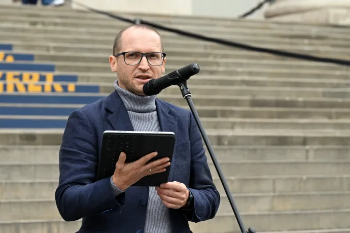 Demeter Szilárd szerint a múzeumi dolgozók gyors bérrendezéséhez hirtelen sok embert kéne kirúgni, amit ő nem akar