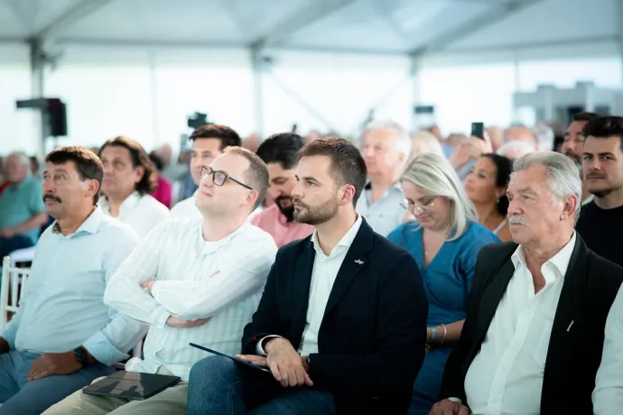 Az első sorban Áder János, Kavecsánszki Ádám, Kapu Tibor és Farkas Bertalan – Fotó: Orbán Viktor / Facebook
