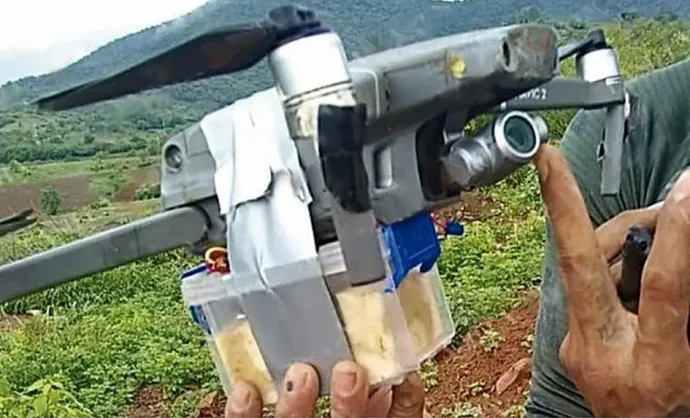 A Jalisco Új Nemzedék Kartell (CJNG) által használt és elfogott drón házi készítésű bombával – Fotó: Mexican Federal Police