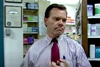 Több ezren haltak meg a csaló amerikai gyógyszerész miatt, aki kemoterápiás szereket hígított fel