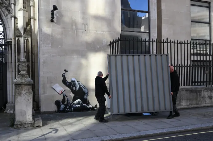 Lemossák a londoni bíróság épületén megjelent Banksy-graffitit