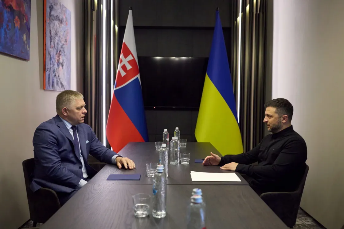 Gyakran beszél Orbán hangján Fico, de a Zelenszkijjel folytatott találkozóján ez nem látszott