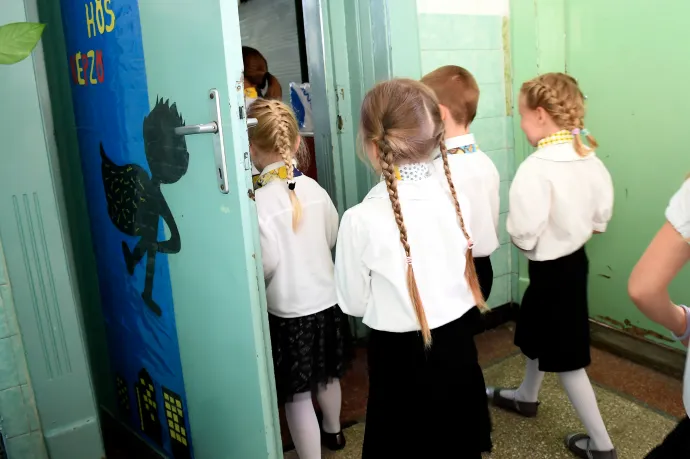 Látszólag nyugodtan indult a tanév, de a problémák nem tűntek el