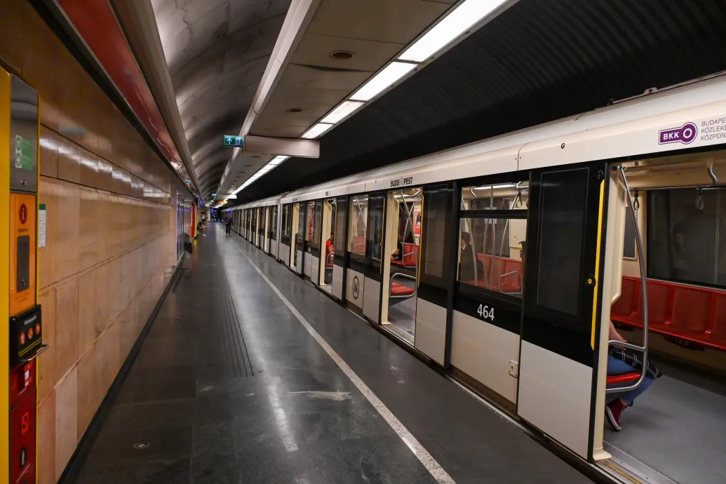 Karbantartás miatt rövidebb útvonalon jár az M2-es metró a hétvégén